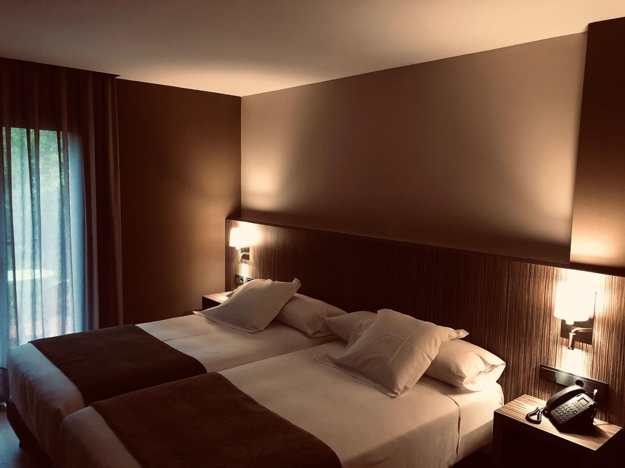 Hotel Balneario De La Virgen Хараба Екстериор снимка